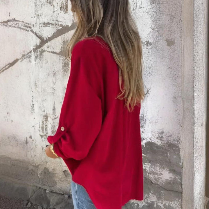 Vrouwenblouse in relaxed model met opgestroopte mouwen